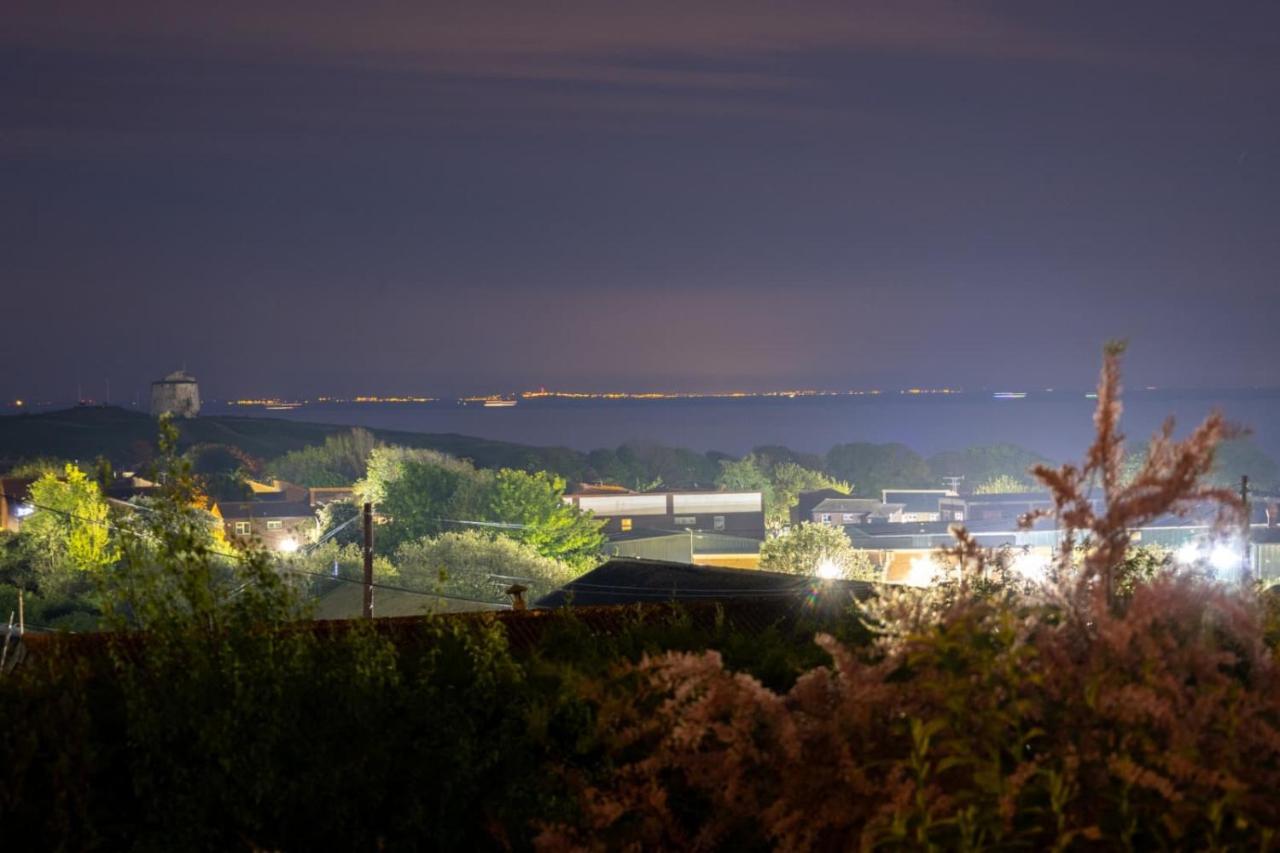 Bijou Annexe, Sea View, Private Entrance & Parking - Folkestone Hotel Eksteriør billede