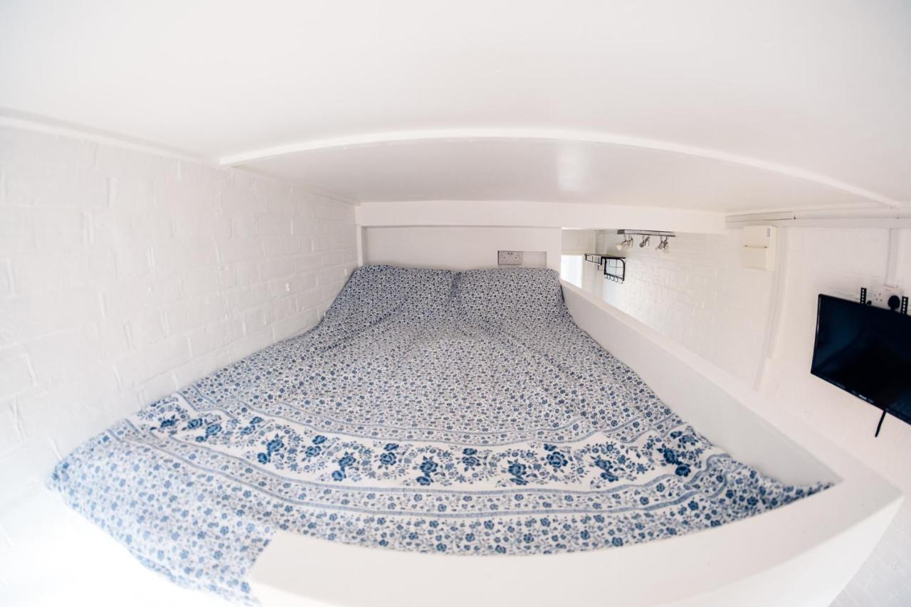 Bijou Annexe, Sea View, Private Entrance & Parking - Folkestone Hotel Eksteriør billede