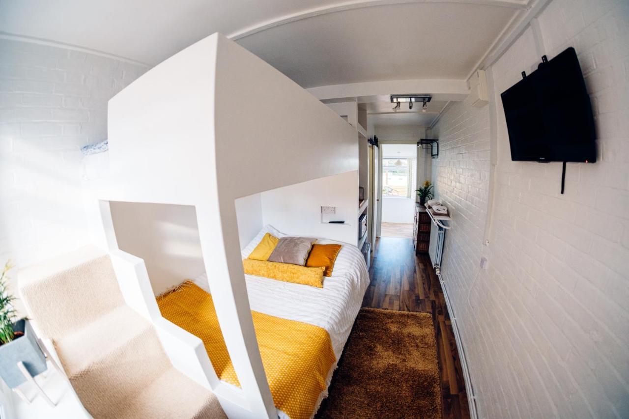 Bijou Annexe, Sea View, Private Entrance & Parking - Folkestone Hotel Eksteriør billede