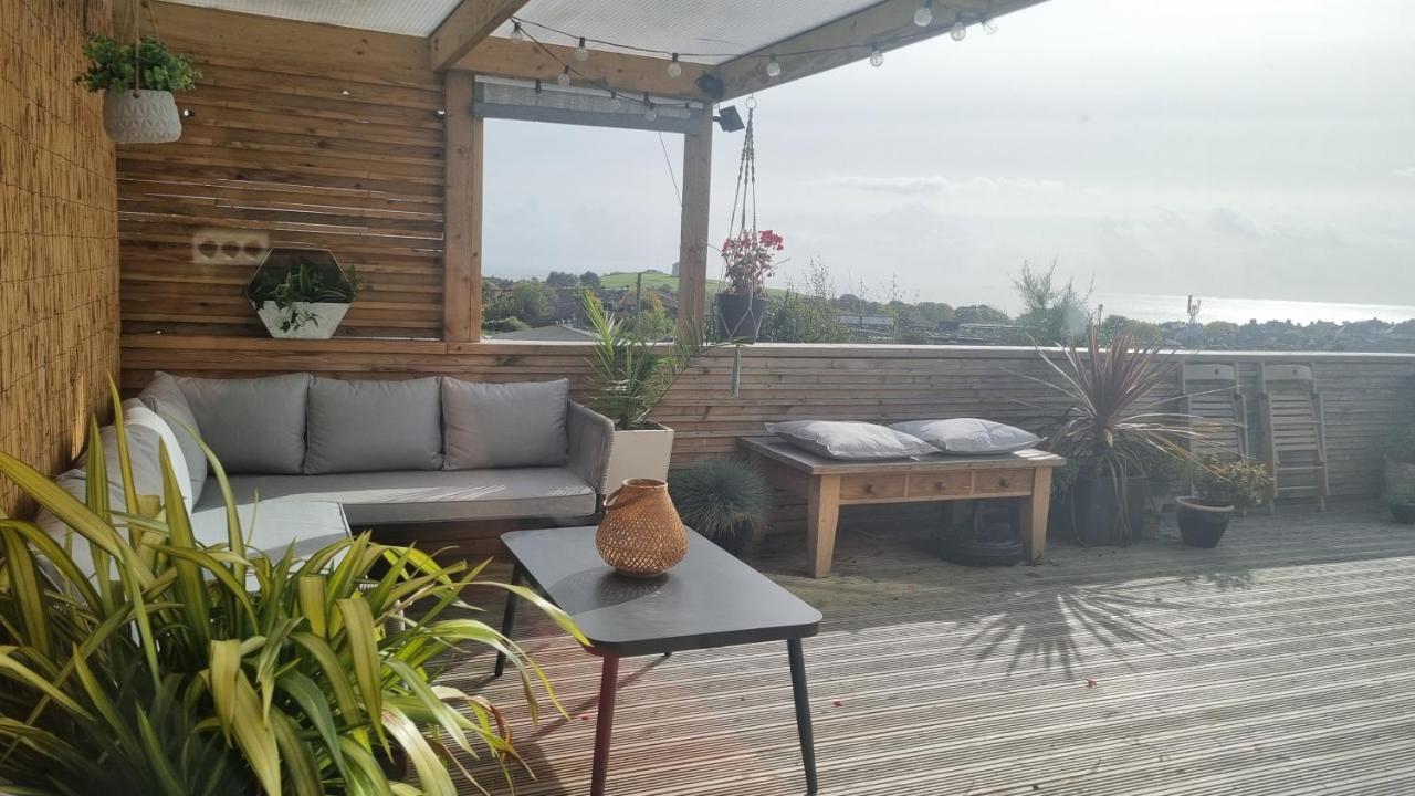 Bijou Annexe, Sea View, Private Entrance & Parking - Folkestone Hotel Eksteriør billede